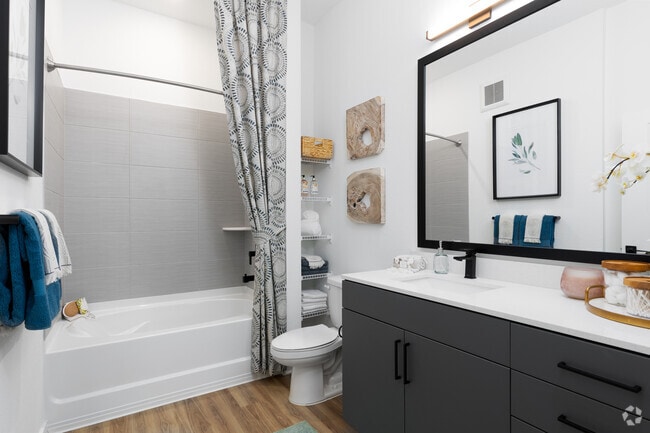 2BR, 2BA - 1088SF