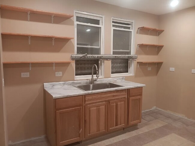 Photo - 5001 W Chicago Ave Unidad 1