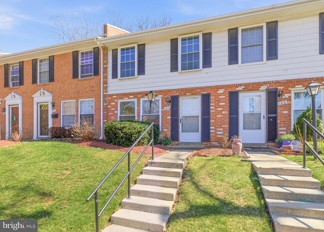 Photo - 102 N Duke Dr