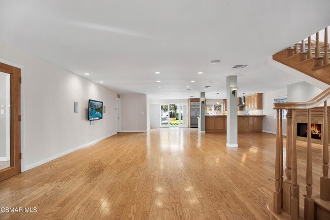 Photo - 4539 Mammoth Ave