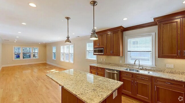 Building Photo - 7 Acron Rd Unit 1 Rental