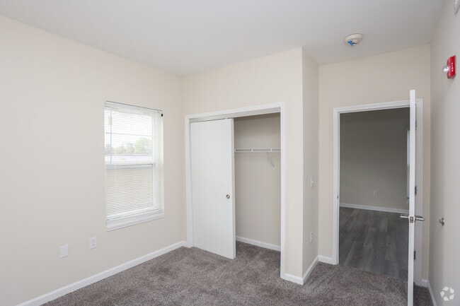 1BR, 1BA - 623 SF - Madison Lofts