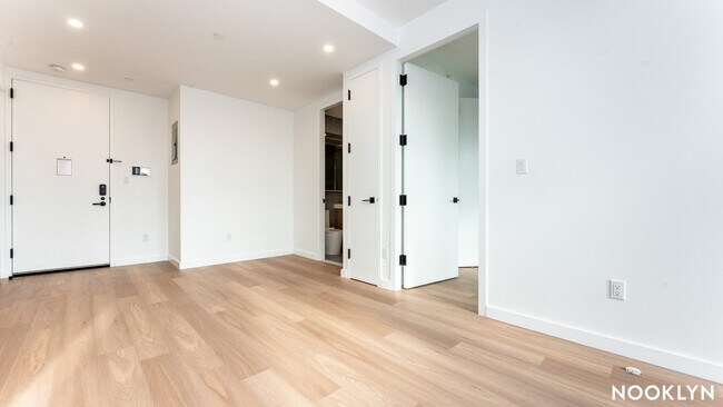 Photo - 654 Madison St Unidad 5f