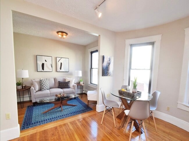 Photo - 217 Boylston St Unidad 2