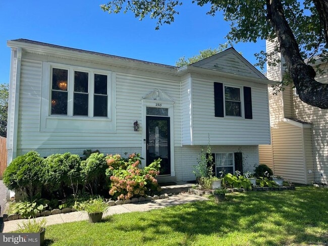 Building Photo - 2313 Westport Ln