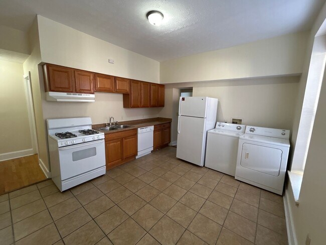 Building Photo - 45 Euclid Ave