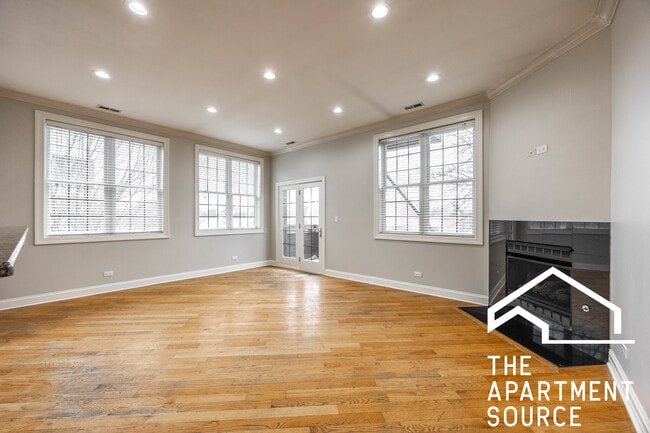 Building Photo - 2332 W Morse Ave Unit 2