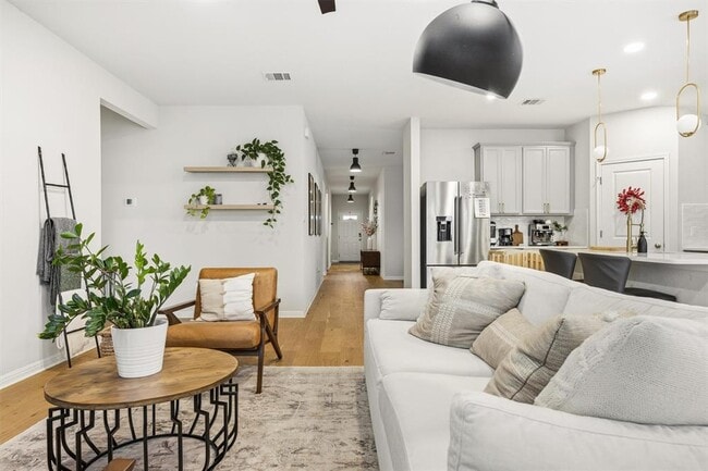 Photo - 6604 Coalinga Ln