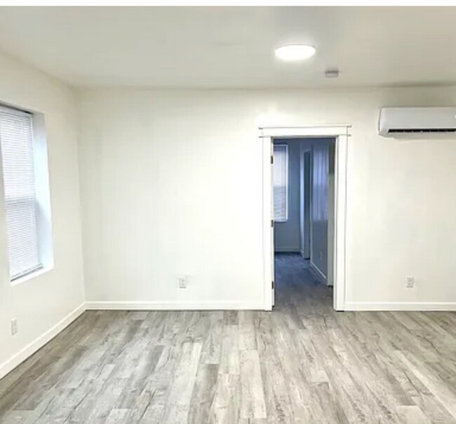 Photo - 2131 Williams Ave Unidad 1