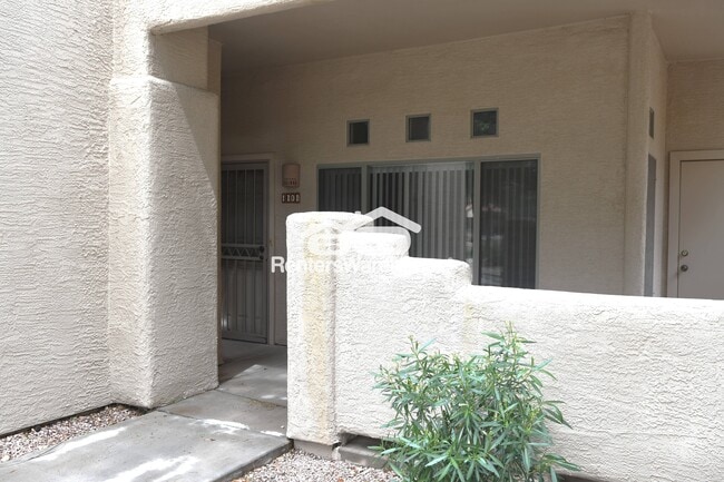 Building Photo - 1351 N Pleasant Dr Rental