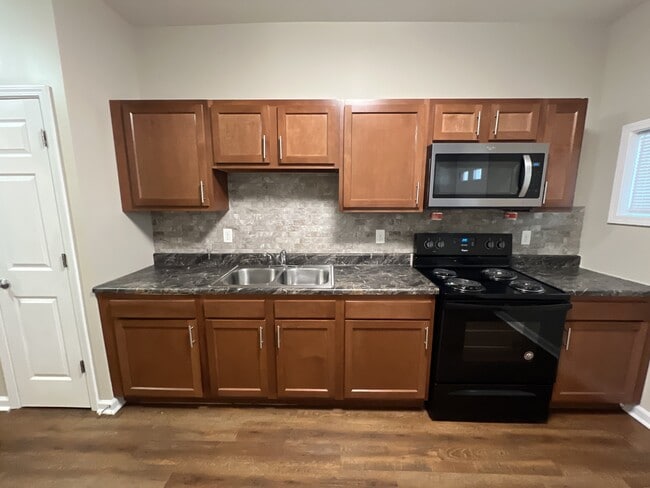 Eat-In Kitchen