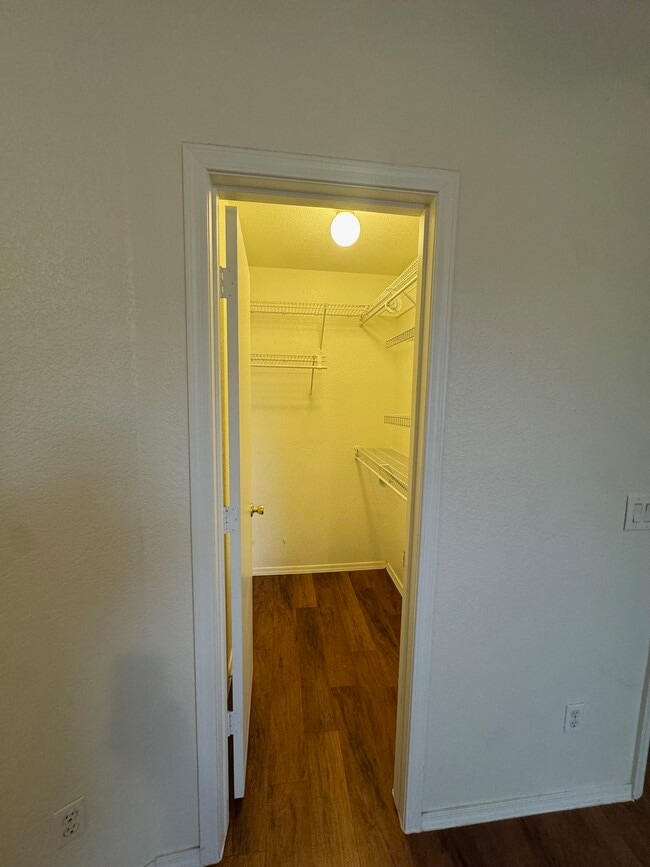 Photo - 813 E Amabisca Cir