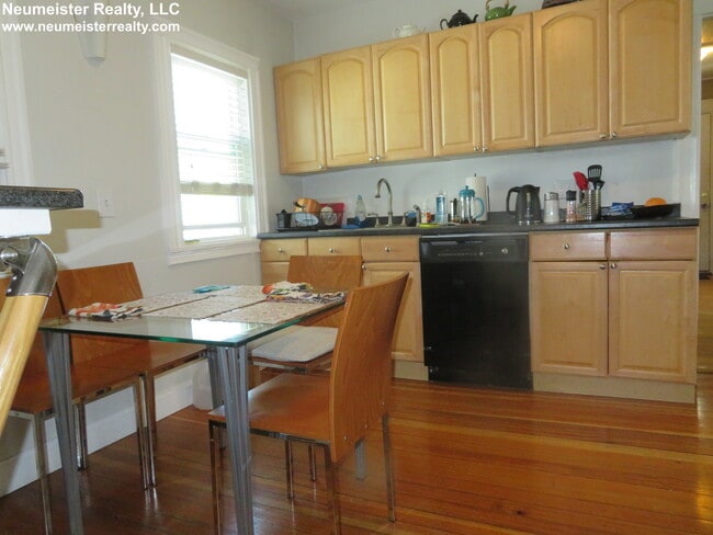 Photo - 95 Frederick Ave Unidad 1