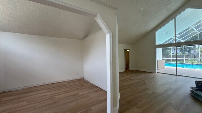 Photo - 935 Shriver Cir