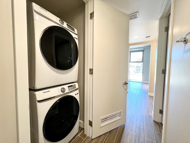 Photo - 353 E Bonneville Ave Unit 619
