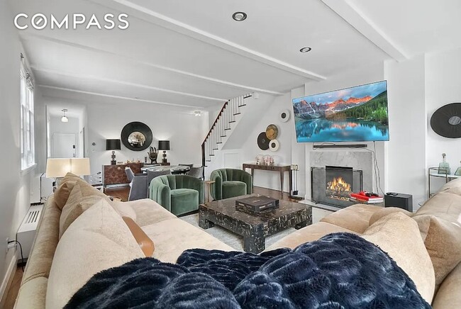 Photo - 66 Jane St Unit 2