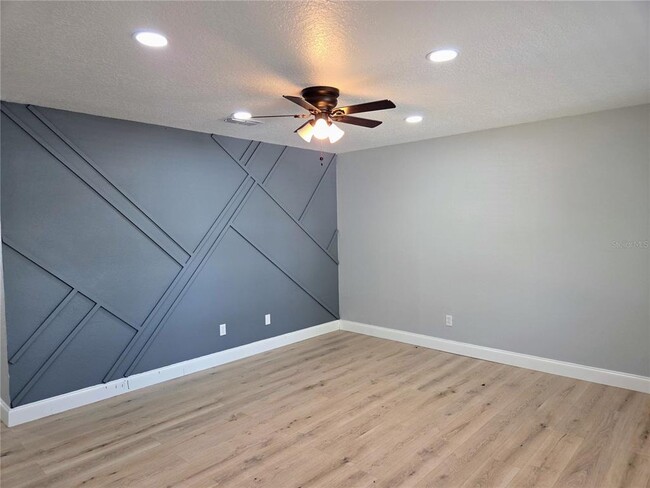 Photo - 3150 Emerson Ave S