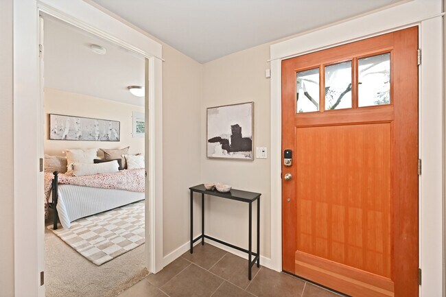 Photo - 5801 55th Ave NE