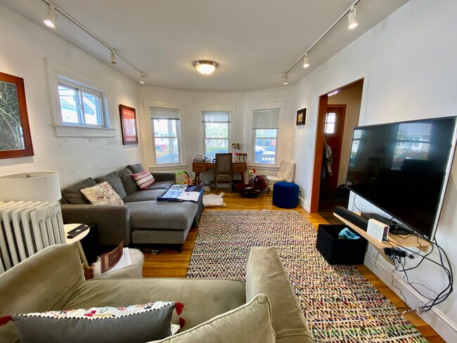 Photo - 39 Westford St Apartments Unit 1