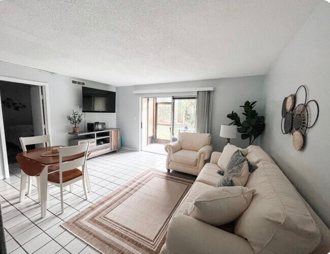 Photo - 4215 E Bay Dr Unidad 1701C