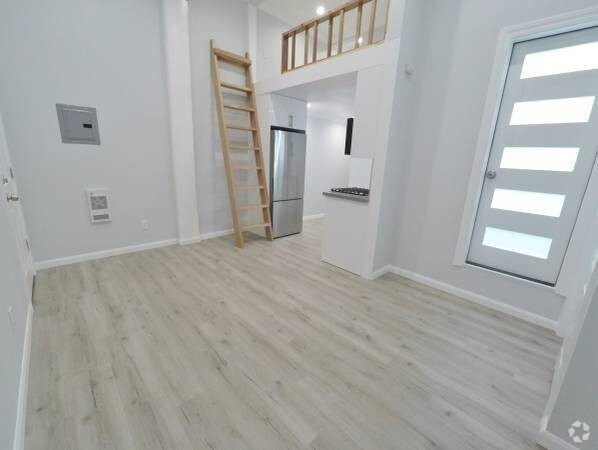 Building Photo - Remodeled Studio with Private Patio & Mode... Unit 10 Rental