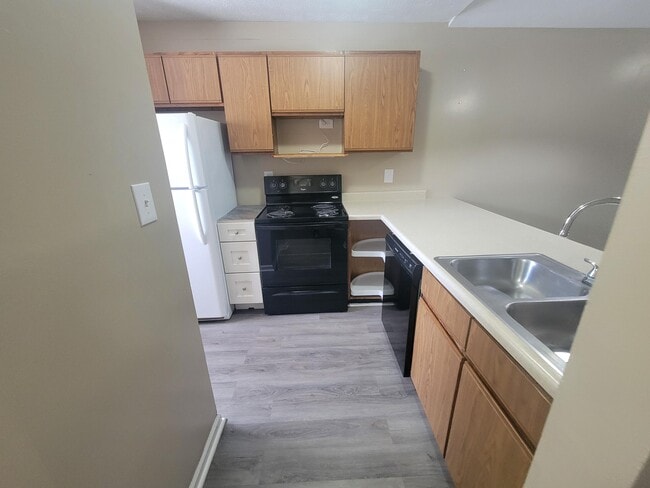 Photo - 3388 Royal Wood Rd