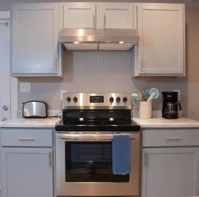 Photo - 621 W 10th St