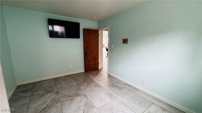 Photo - 2905 Mason Ave