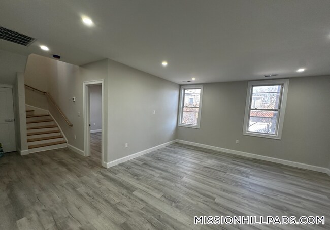 Photo - 55 Burrell St Unidad R