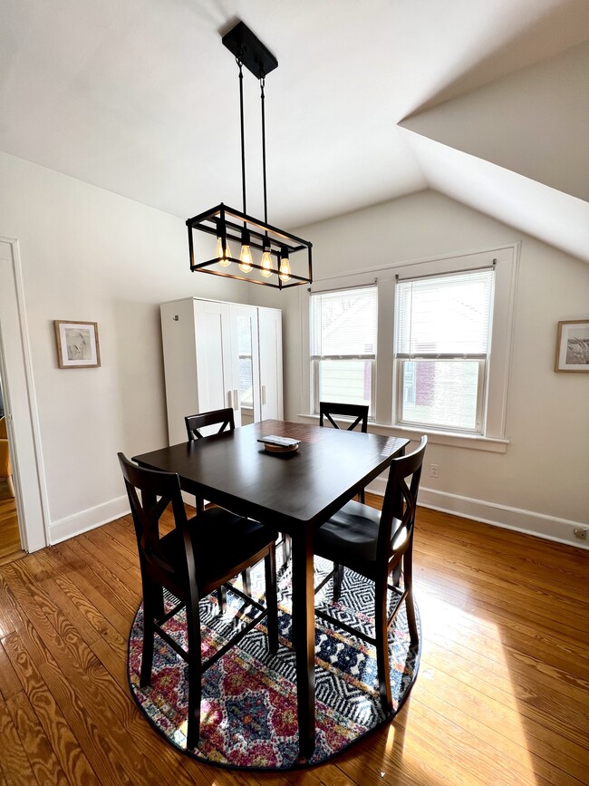Dining - 16 Bellair Pl Unit #3