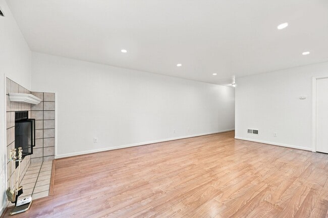 Photo - 320 Grapevine Pl