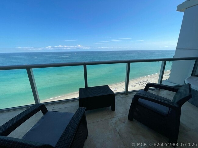 Building Photo - 17001 Collins Ave Unit 1806