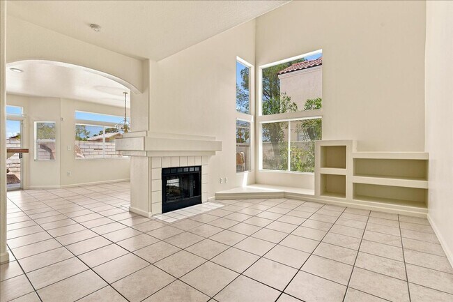 Photo - Bright & Spacious 3Bd Home with Vaulted Ceilings & Outdoor Kitchen