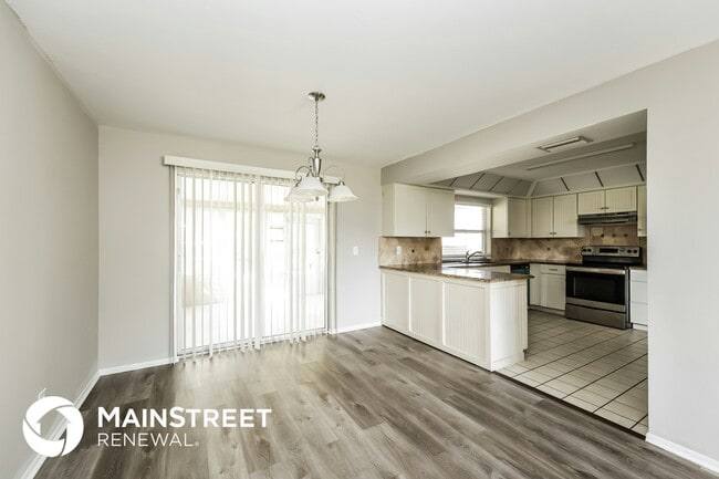 Photo - 2425 Woodland Cir