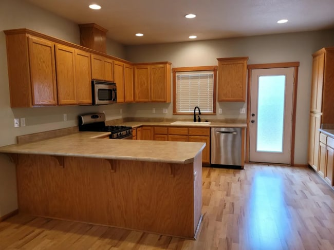 Photo - 610 Shadow Way