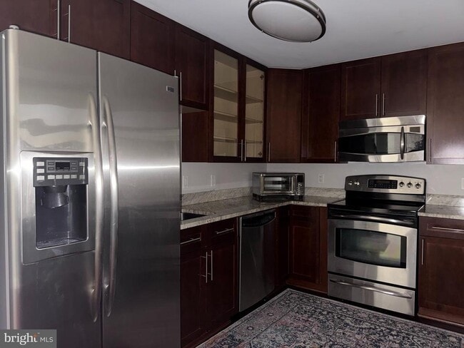 Building Photo - 157 Fleet St Unit 1010