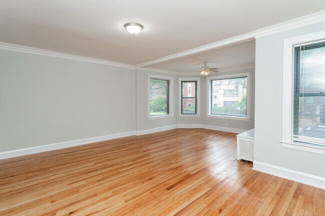 Photo - 6909 S Paxton Ave Unit 3