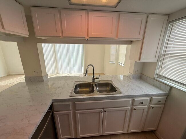 Photo - 833 Caribbean Dr