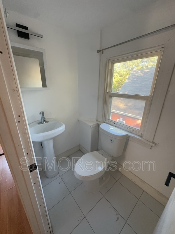 Photo - 6740 Robbins Ave