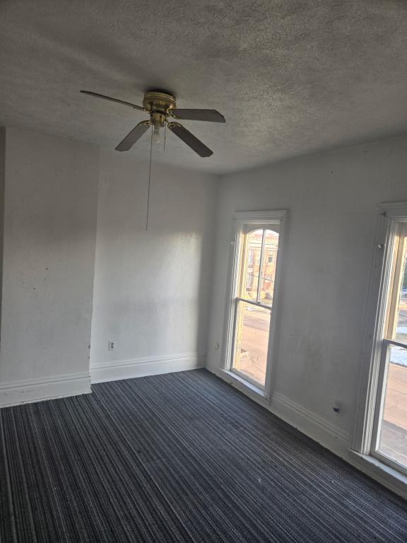 Photo - 538 W Broadway St Unidad 538 W Broadway