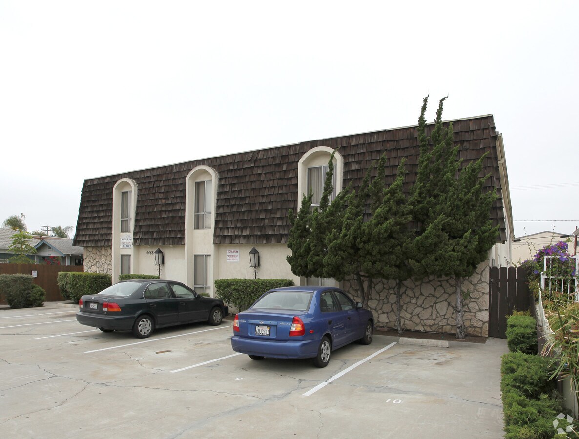 Photo - West Star Apartments