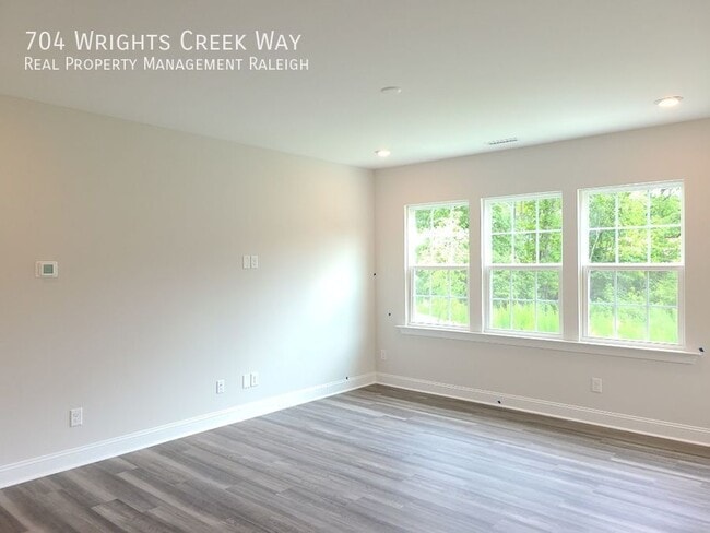 Photo - 704 Wrights Creek Way
