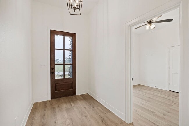 Photo - 4 bedroom in Flint! Only 2 years old!