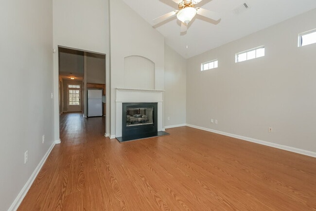 Photo - 537 Anglewood Trace