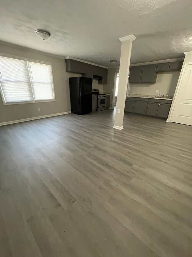 Photo - Oversized Newly Renovated One Bedroom Available Unit 225-11