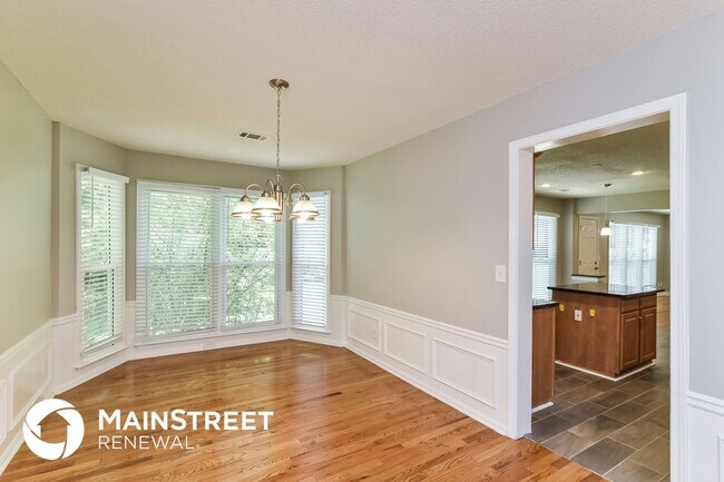 Photo - 353 Cimarron Way