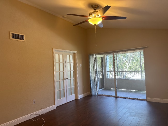 Building Photo - 2831 N Oakland Forest Dr