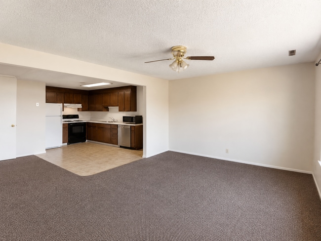 Photo - SINGLE FAMILY HOUSING - 2 bed/1 bath just off of University Parkway in Orem Unit 7
