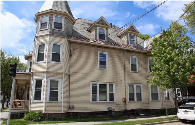 Photo - 234 Pearl St Unit APT 6