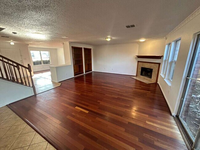 Photo - 1137 Beechwood Ln